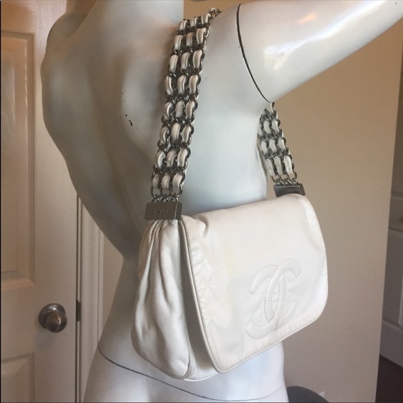 ‼️sale ‼️Chanel white lambskin flap bag - Picture 2 of 8